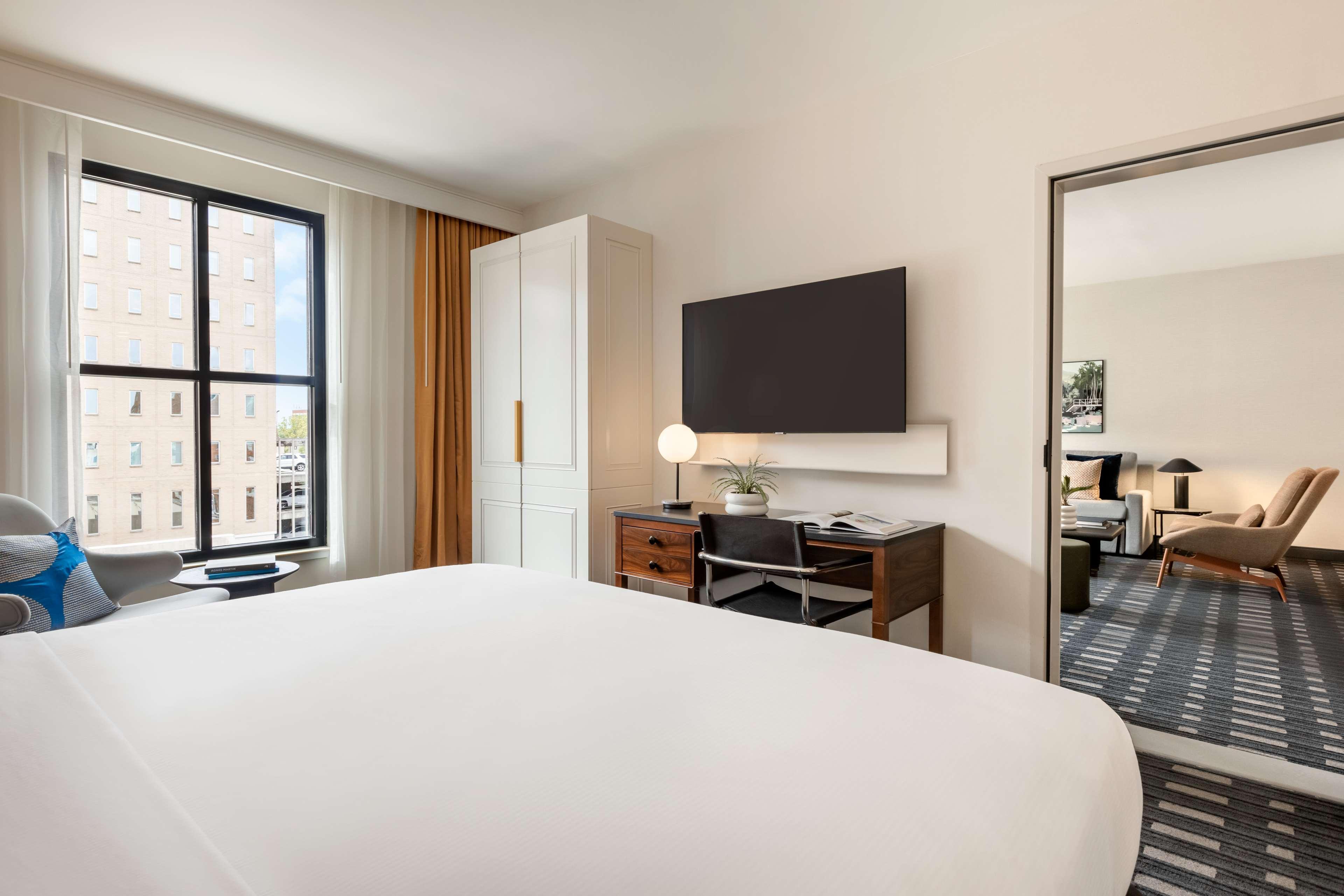 106 Jefferson Huntsville, Curio Collection By Hilton Exteriör bild