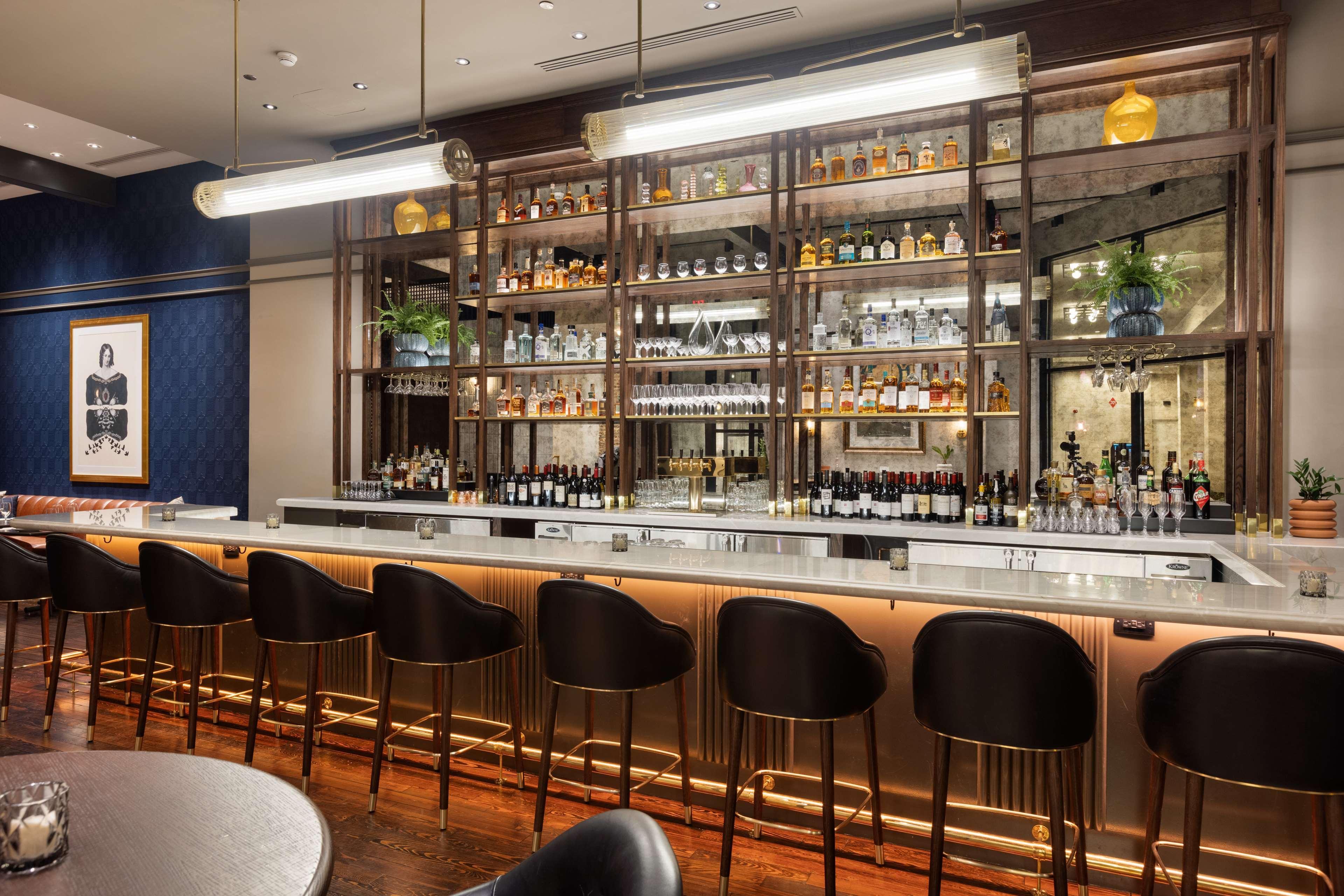 106 Jefferson Huntsville, Curio Collection By Hilton Exteriör bild