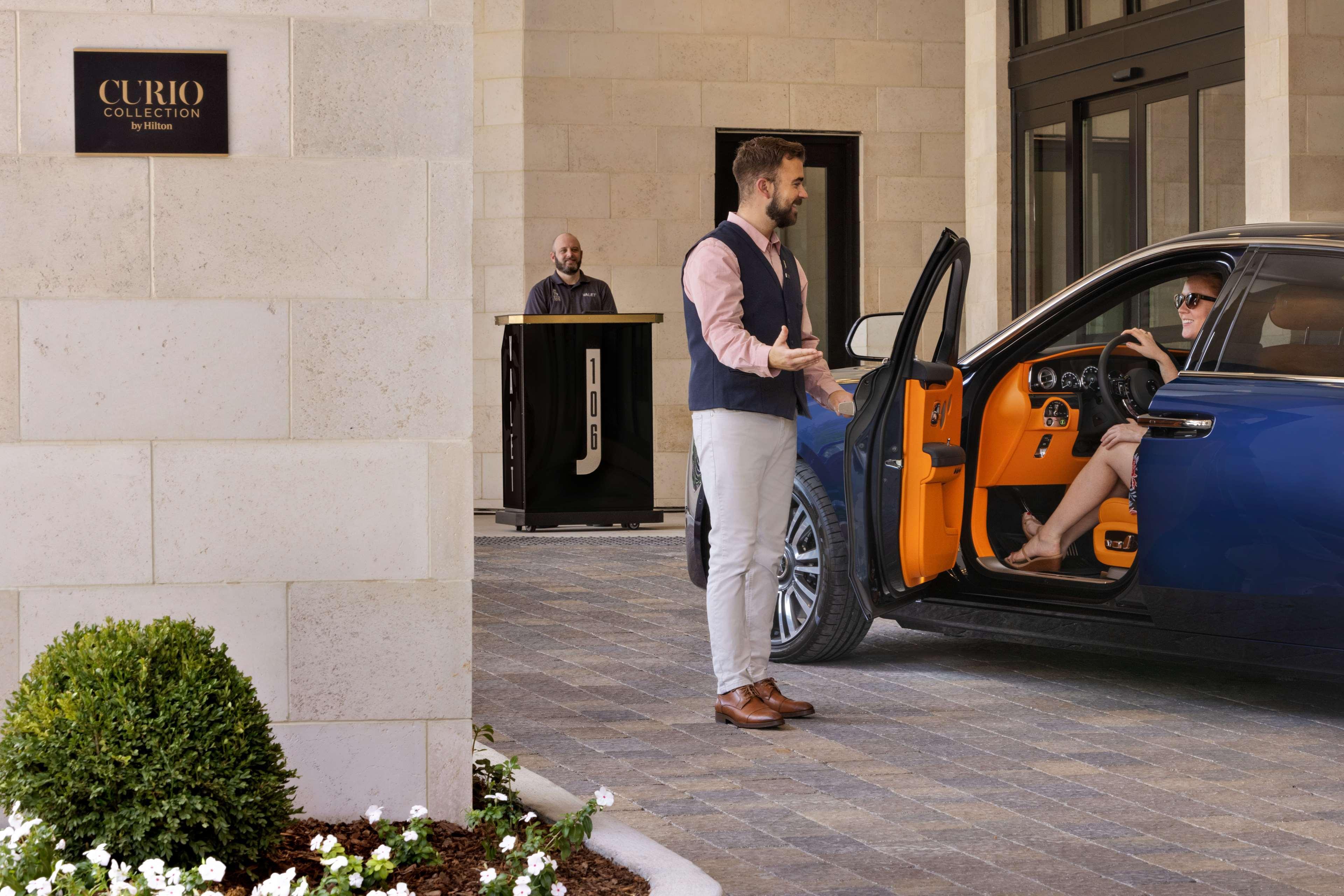 106 Jefferson Huntsville, Curio Collection By Hilton Exteriör bild