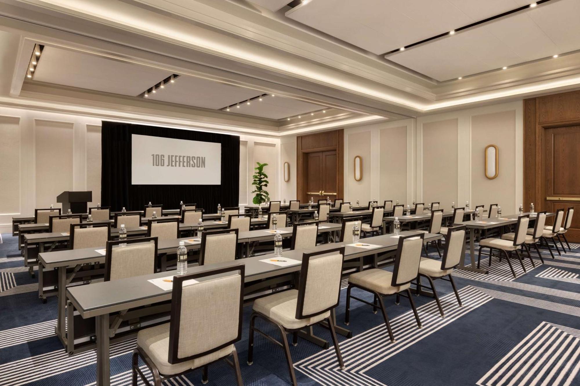 106 Jefferson Huntsville, Curio Collection By Hilton Exteriör bild