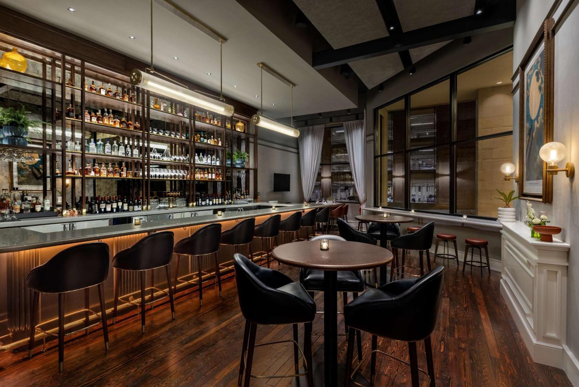 106 Jefferson Huntsville, Curio Collection By Hilton Exteriör bild