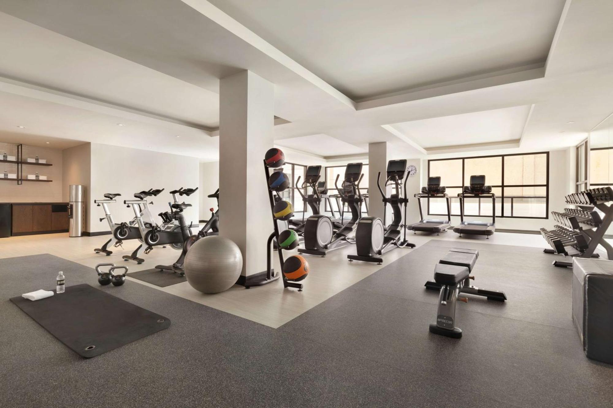 106 Jefferson Huntsville, Curio Collection By Hilton Exteriör bild