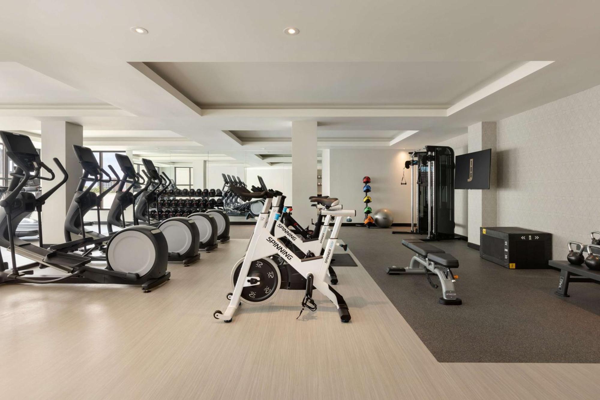 106 Jefferson Huntsville, Curio Collection By Hilton Exteriör bild