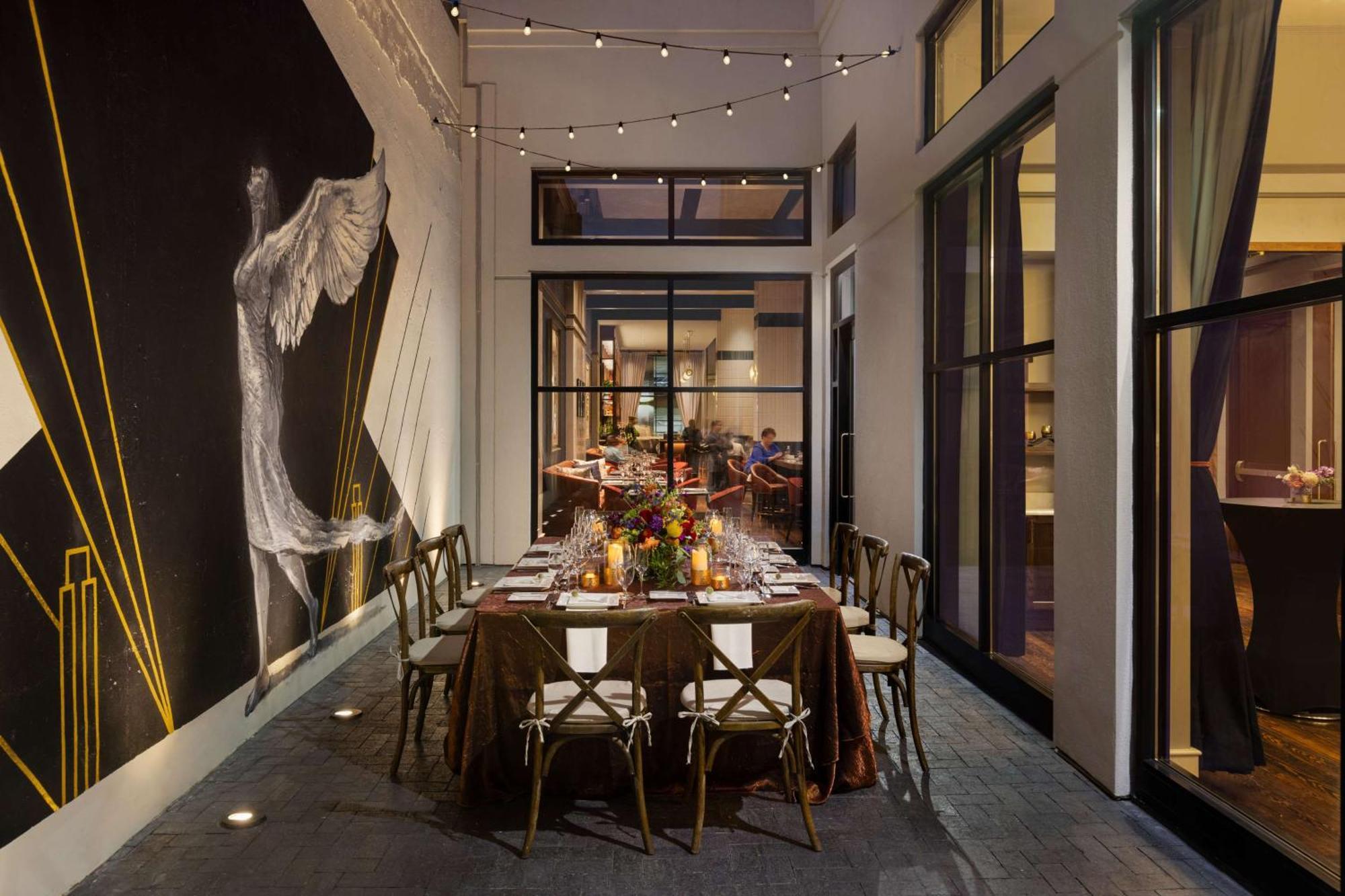106 Jefferson Huntsville, Curio Collection By Hilton Exteriör bild